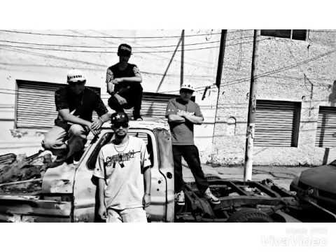 La calle está que arde - StreetLirikz