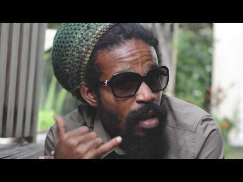 Amlak Redsquare - Run Di Place (OFFICIAL VIDEO)