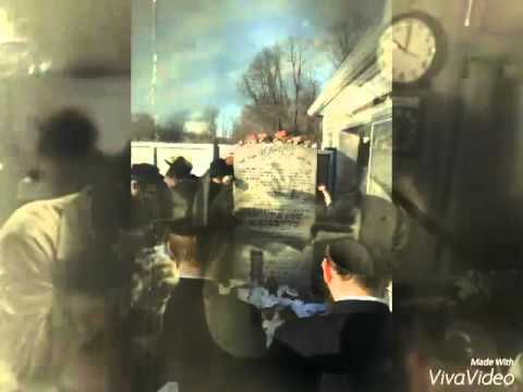 The Holy Reb Shlomo Carlebach Singing