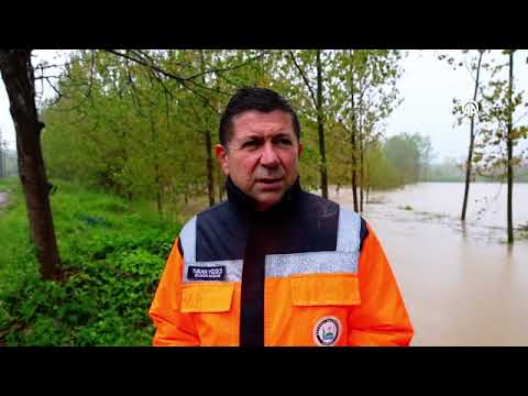 Sakarya’nın iki ilçesinde sağanak alarmı: Dereler taştı, yollar çöktü