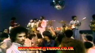 MARVIN GAYE - GOT TO GIVE IT UP Pts 1&amp;2. TV PERFORMANCE 1977