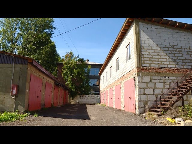 Вместо гостиницы – гаражи