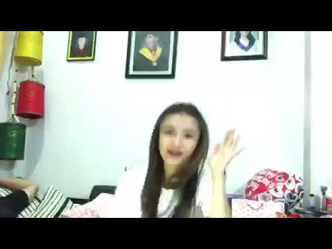 MNL48 Dana Unwrapping gifts from Valentine’s Concert