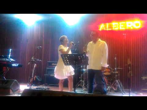 Penampilan perdana uncle stone dan novita dewi bawakan lagu "keliru"