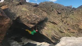Video thumbnail of Scott's Roof, V10. RMNP