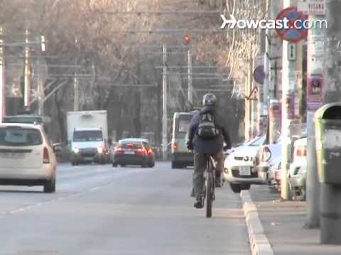 How to Practice Proper Cycling Etiquette