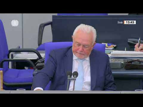 Video Thumbnail: Bundestag debattiert über das „Kernkraft-Aus“