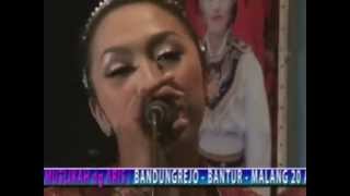 Download lagu TRESNO SUDRO   ELLA MPEG1 VCD PAL mp3