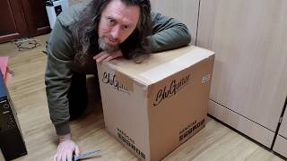 Video thumbnail for BluGuitar Nanocab 1x12 Speaker Cabinet - unboxing... by Matthew Elvis Brown