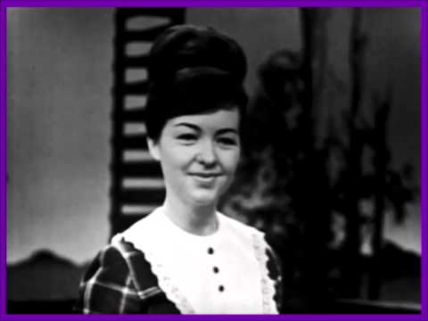 ♫ Noeleen Batley ★  Heartaches by the Number♫