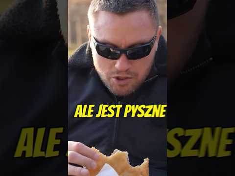 Lepsze niż kebab? Testujemy czeburki za 12 zł! #shorts STRONG EKIPA RADZIK KARWAT ABUS MiędzySeriami