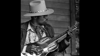 taj mahal - queen bee