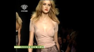 Best of Caroline Trentini fashion show 3