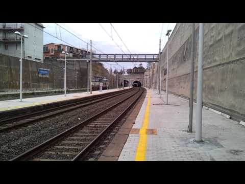 Transito treno 59102 da Cannizaro. Linea Catania-Messina fra Catania Ognina ed Acireale