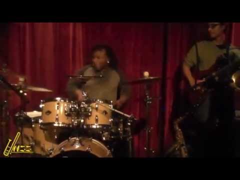 Cafe Cordiale Jam session with Eric Valentine