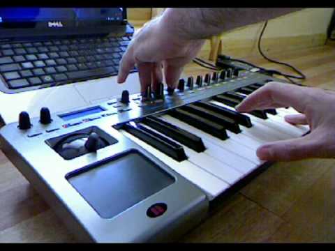 Novation Xiosynth 25 - Spares or Repair