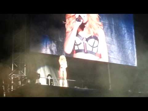 Umbrella - Rihanna Live in Cardiff, Millenium Stadium 10th June 2013