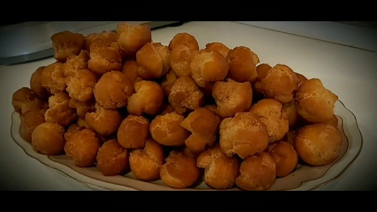 Biscuits croustillants appelés boules de neige