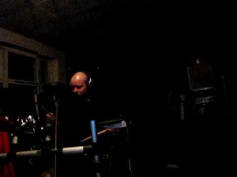 APPLES OF IDUN video diary 2011: Page 4 : Demo drums for 