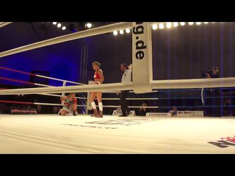 Klara Svensson vs Alexandra Gorog Round 3 - EC Boxing Cuxhaven