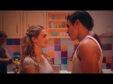 ALLEGRA Y MARCO QUINTO BESO - Entrelazados Disney