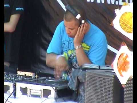 Cliff Coenraad @ Luminosity At The Beach - 2009