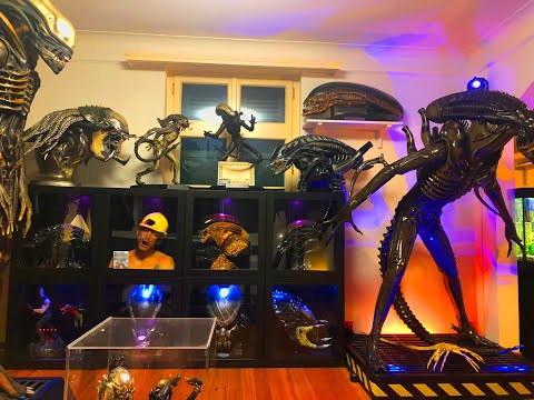 300 Alien & Predator Props !!! Massive Collection & Epic (Current)