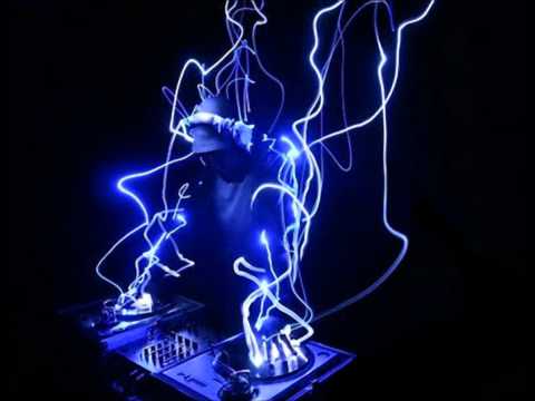 Alesso vs Calvin Harris - Feel So Close vs Raise Your Head (L3KTR0 B00TLEG)