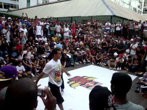 RED BULL CYPHERS - Klesio vs muxibinha
