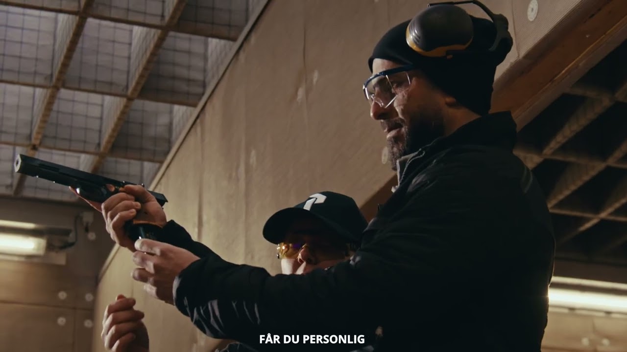 Se Shooting Tiger promovideo — skydeoplevelse i København