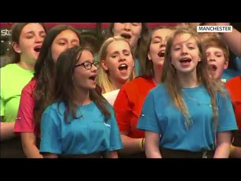 Crowd sings Ariana Grande's 'One Last Time' at Manchester Together in Albert Square