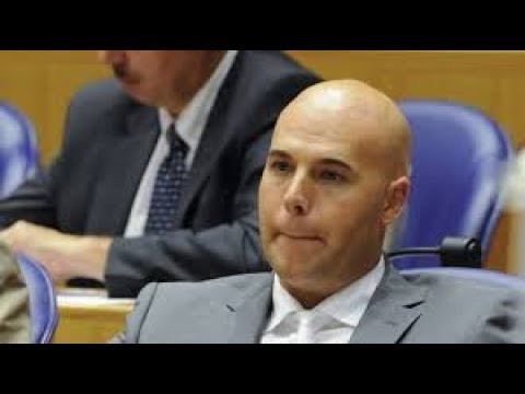 Ishte duke shkruar një libër kundër Islamit, politikani holandez konvertohet në Mysliman