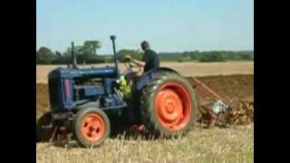 preview picture of video 'Ploughing at Brixworth'
