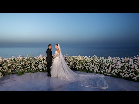 A Bride's Magical Entrance by the Sea !