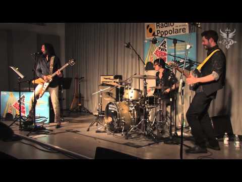 18 SANANDA MAITREYA & The Nudge Nudge - Just Go Easy