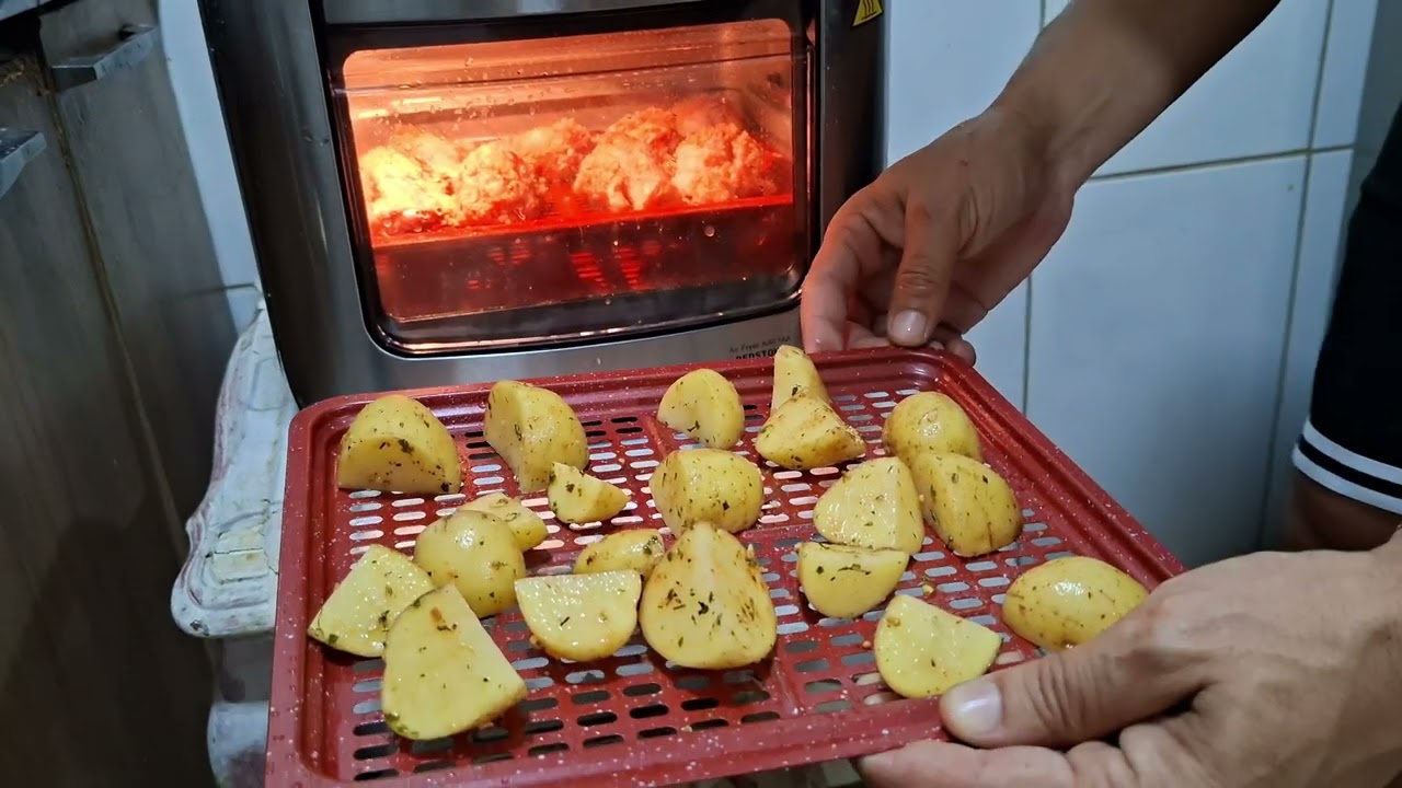 Miniatura da avaliação em vídeo de Fritadeira Air Fryer Philco 16 Litros PAF16C