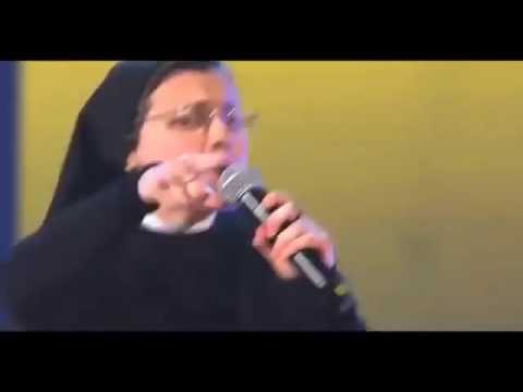 O calugarita a intors toate scaunele la Vocea Italiei !