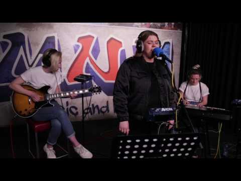 MNM: Julie Daems - CATER 2 U (UrbaNice)