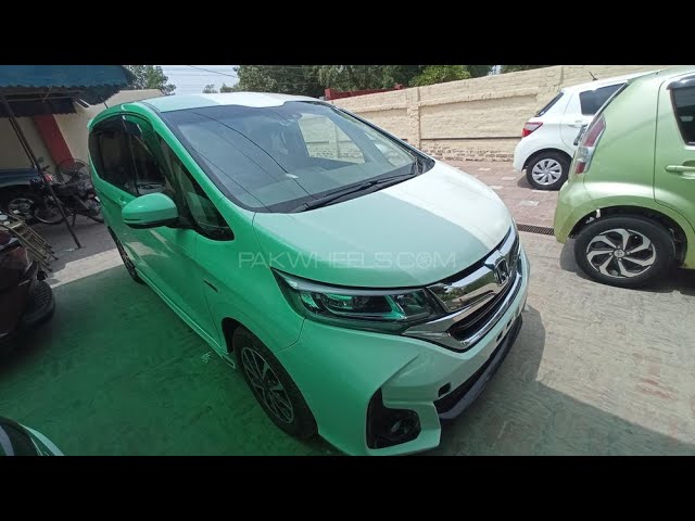 Honda Freed + Hybrid B 2016 Video