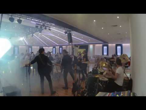 Grupa Centrifuga - Enter Sandman (Metallica)