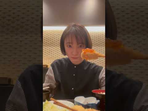 芸術・表現行動学科 いくらが乗ってる鮭の串揚げ美味しすぎた #串亭 #串揚げ #日本橋グルメ