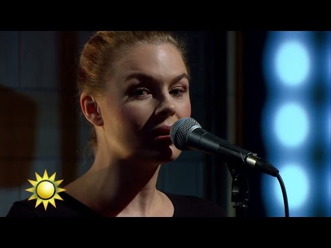 Vanessa Falk framför låten ”Again” - Nyhetsmorgon (TV4)