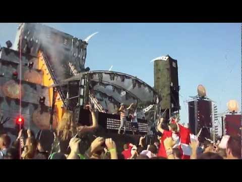 Wildstylez feat. Niels Geusebroek Live @ Qontinent 2012 - Year of Summer