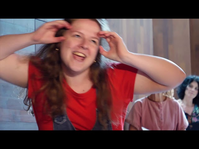 Vídeo relacionado con Dem Tod ins Gesicht lachen: Ein Plädoyer für Komik und die Feier des Absurden im Theater (German Edition)