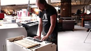 Video thumbnail for Exploring the Mellotron M400 by Marius Leicht