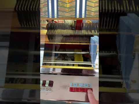 Elvis Presley « Hound dog » 1956 jukebox Jupiter 104 de 1959