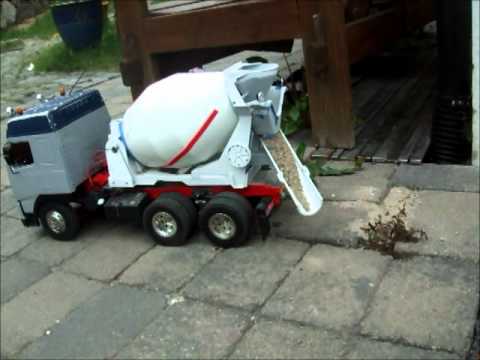 concrete mixer emptying