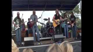 Travis Tritt and the Reluctant Saints performing Modern Day Bonnie and Clyde
