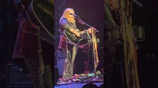 Melissa Etheridge slaying a cover of Tom Petty’s “Refugee” 🔥🔥🔥 4/22/23 #SummerTour