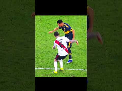 Caño de Merentiel #futbol #merentiel #bocajuniors #superclasico #football #soccer